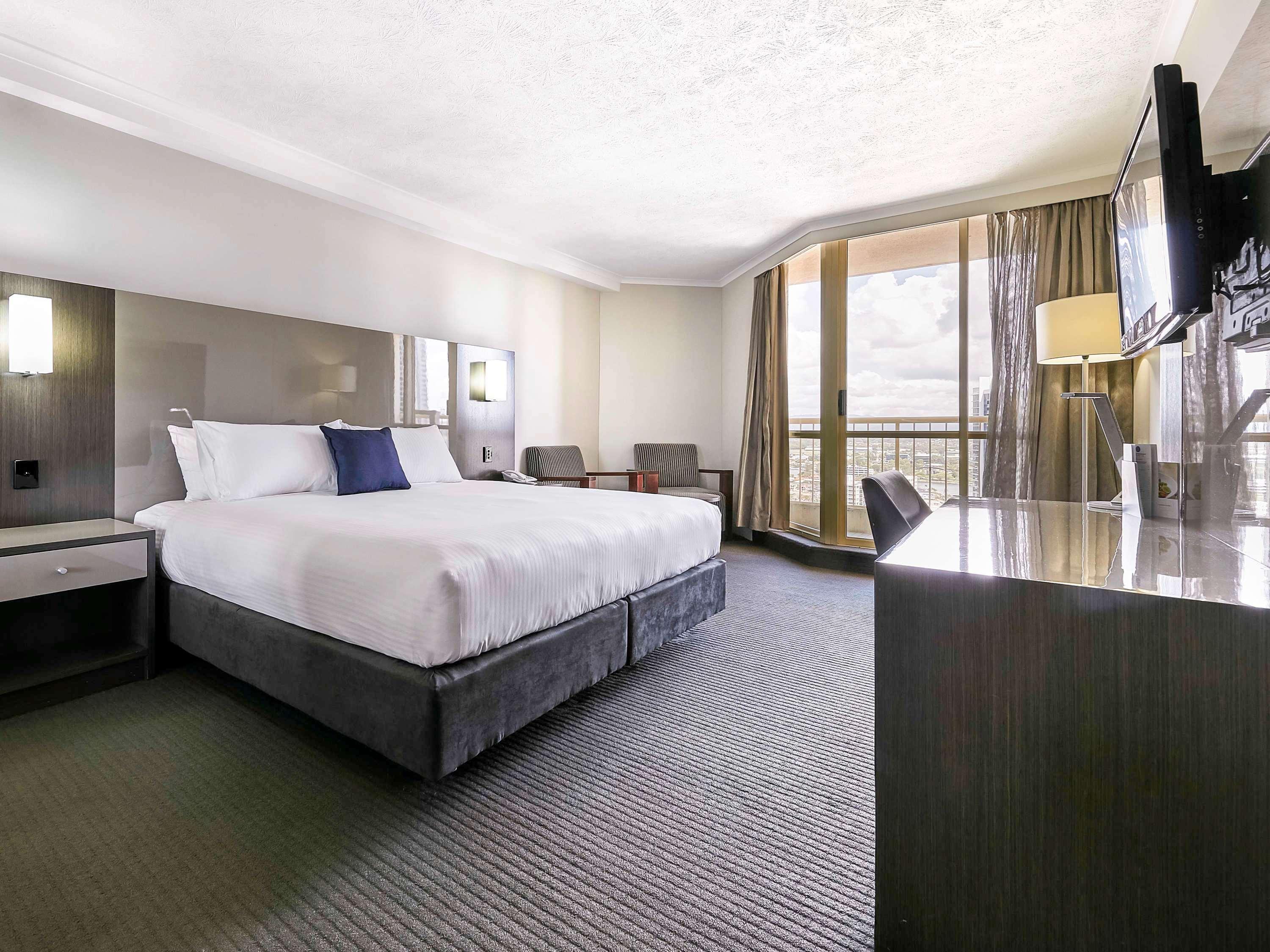 Novotel Surfers Paradise Gold Coast Exterior photo