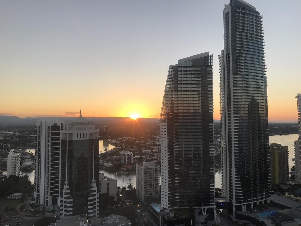 Novotel Surfers Paradise Gold Coast Exterior photo